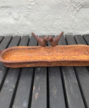 iron-planter-dish-with-two-love-birds
