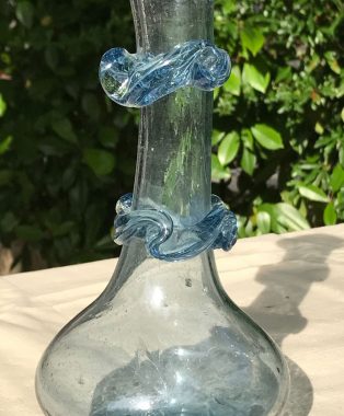 Beautiful-hand-blown-glass-vase-with-swirl-detail